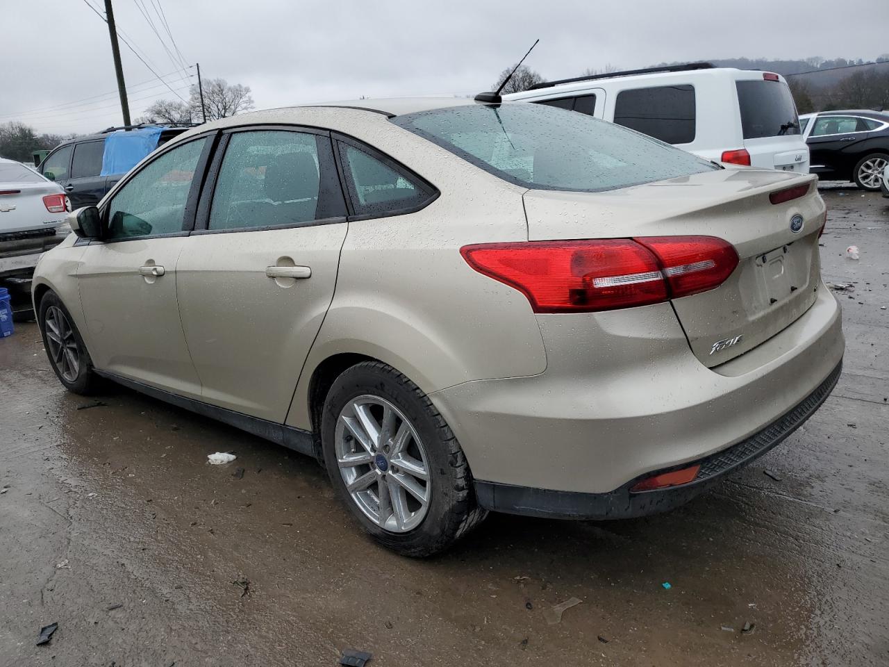 Image 2 of 2018 FORD FOCUS SE 2018 with VIN 1FADP3F27JL225657