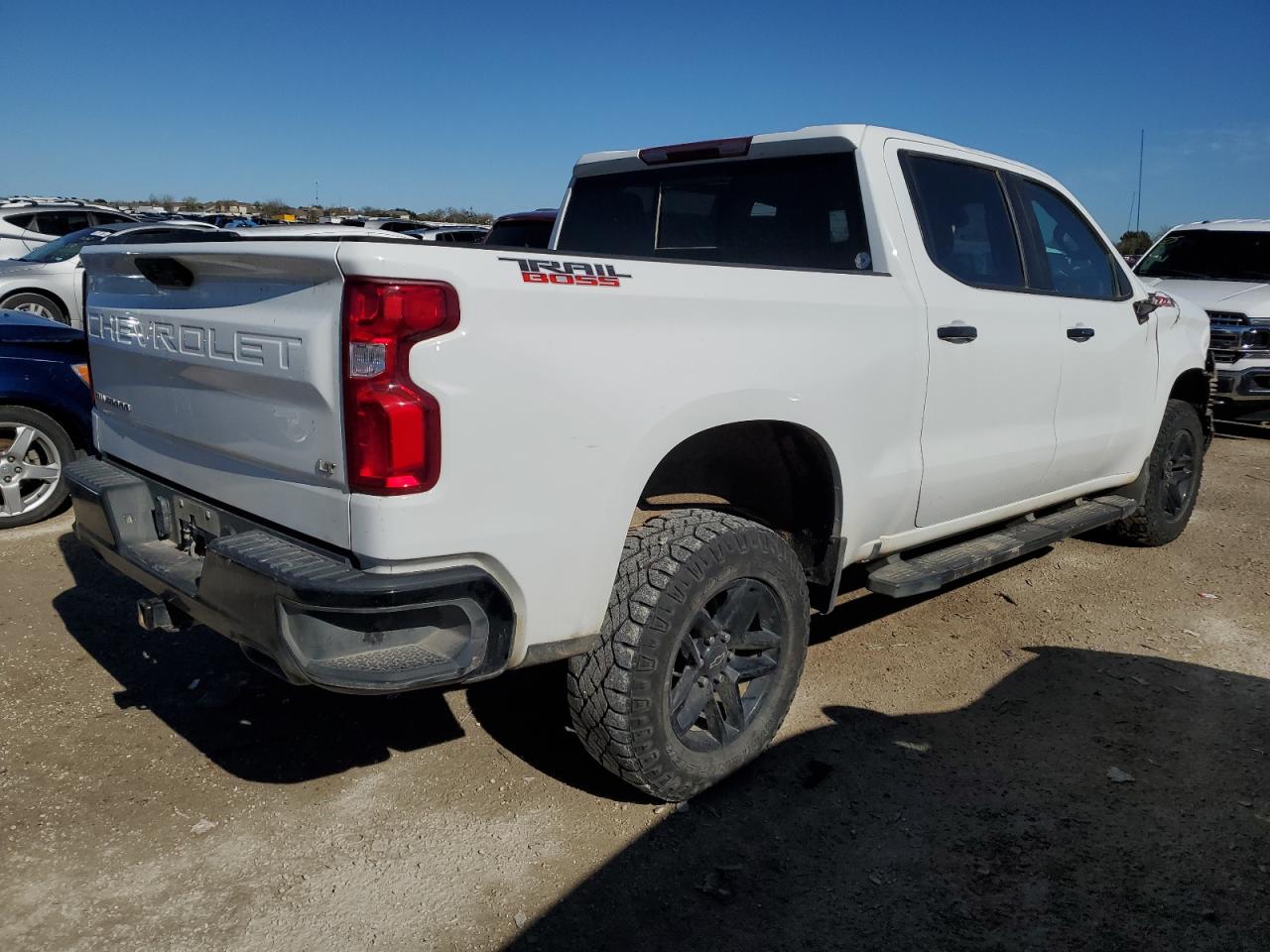 Изображение 3 2022 CHEVROLET SILVERADO K1500 LT TRAIL BOSS 2022 с VIN 3GCUDFED5NG618082