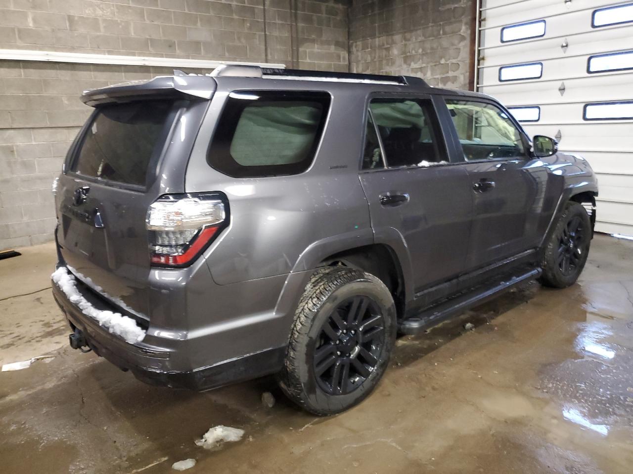 Image 3 of 2020 TOYOTA 4RUNNER SR5/SR5 PREMIUM 2020 with VIN JTEBU5JR7L5781433