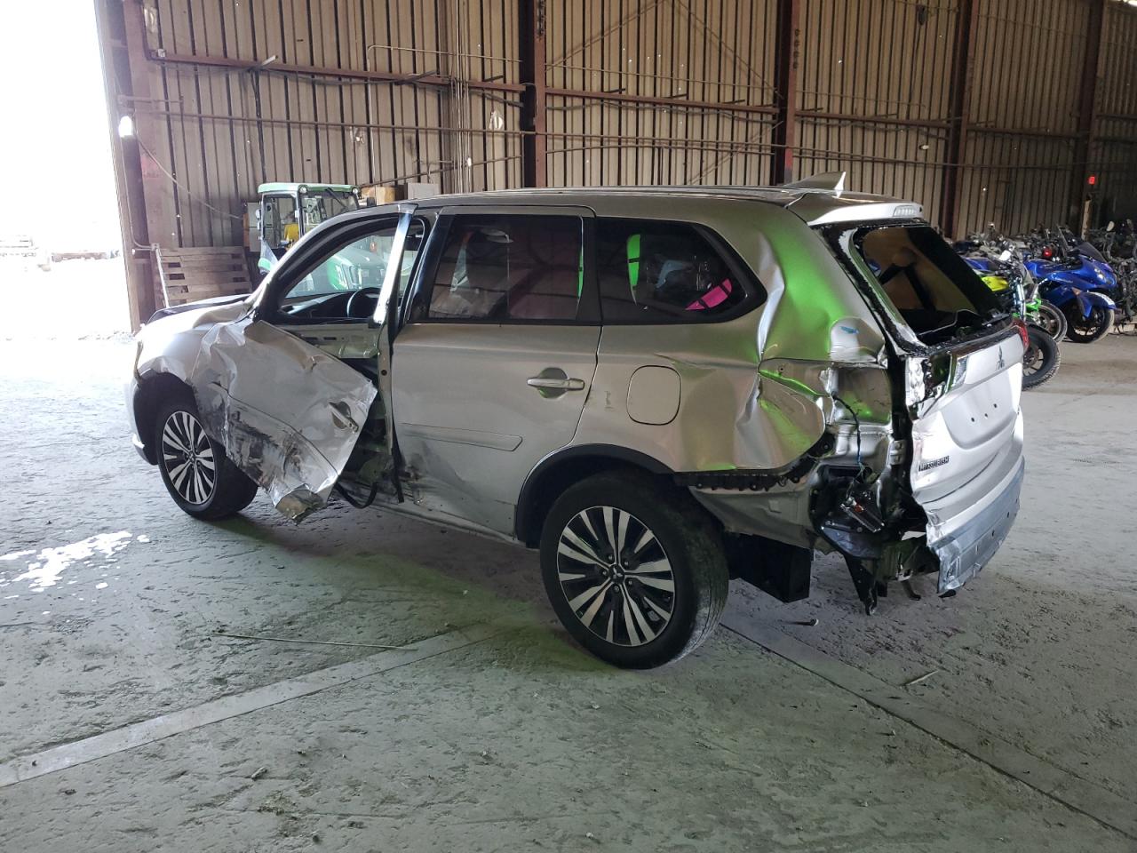 Image 2 of 2019 MITSUBISHI OUTLANDER SE 2019 with VIN JA4AD3A39KZ011428