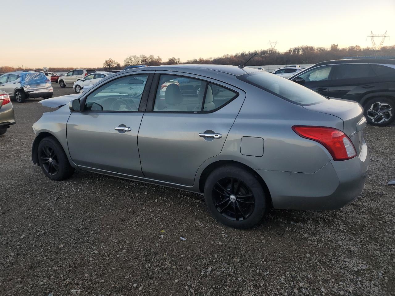 Obraz 2 z 2012 NISSAN VERSA S 2012 z VIN 3N1CN7AP3CL838102