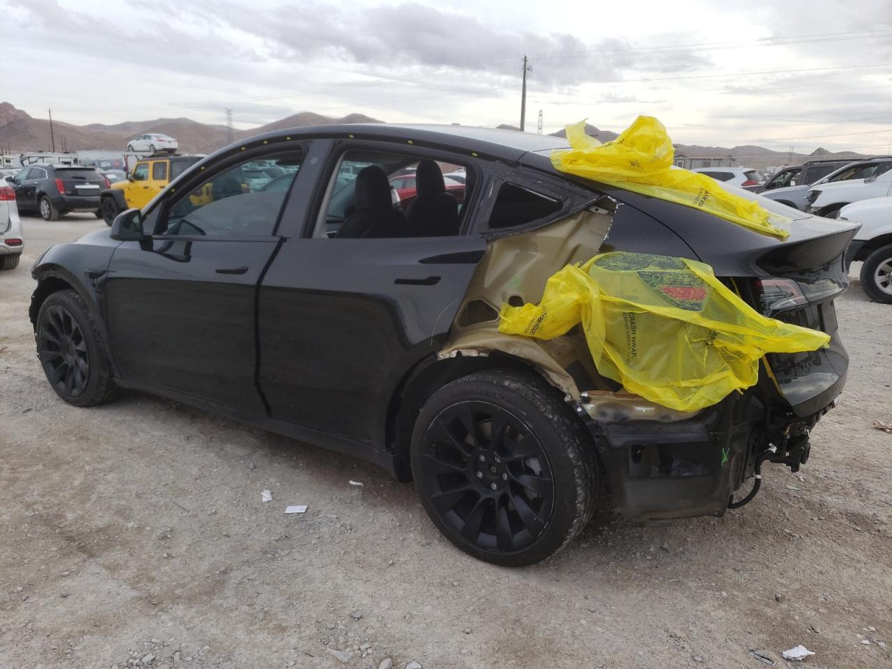 Obraz 2 z 2021 TESLA MODEL Y  2021 z VIN 5YJYGAEE2MF298731
