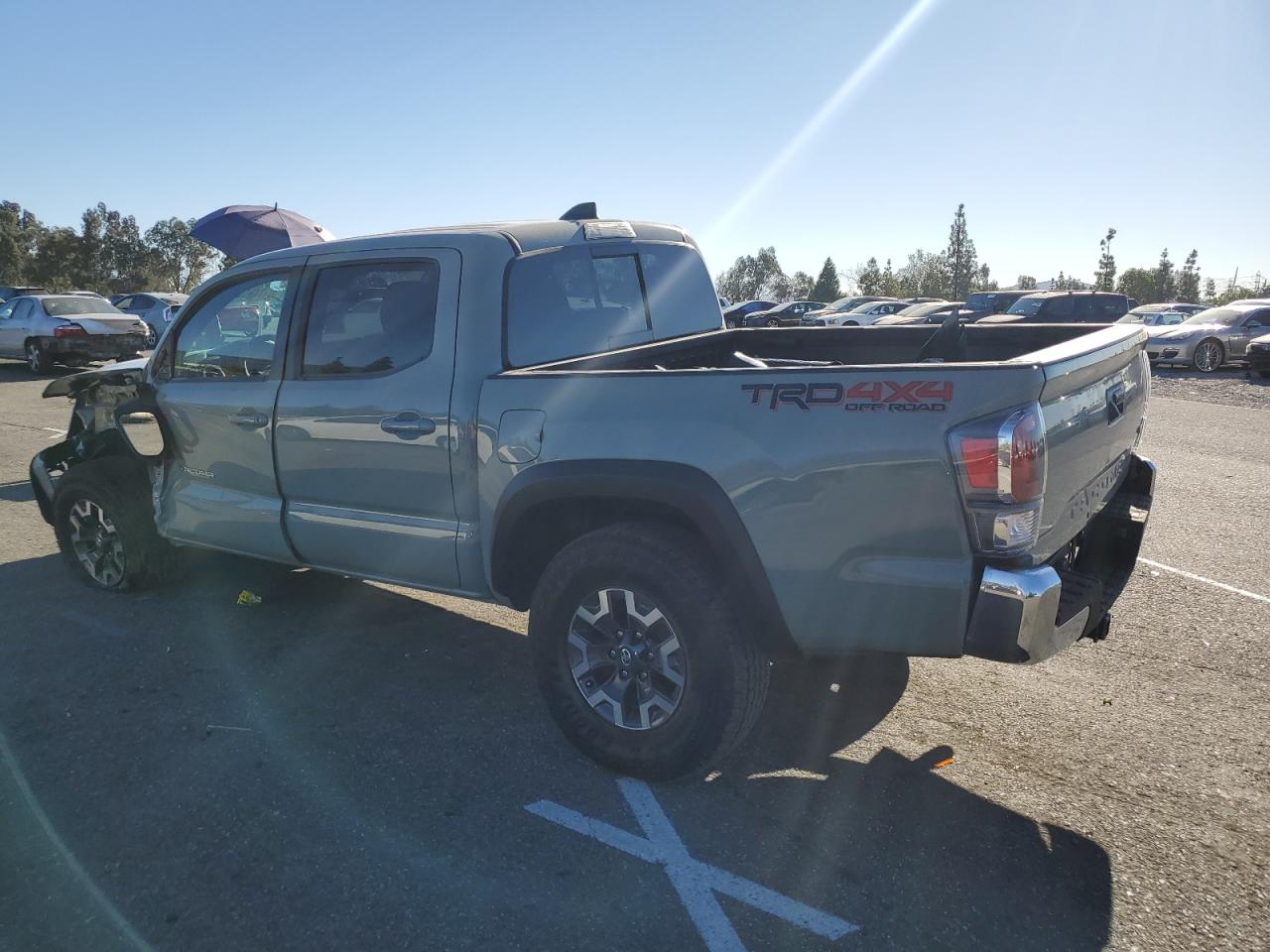 Obraz 2 z 2023 TOYOTA TACOMA DOUBLE CAB 2023 z VIN 3TMCZ5AN0PM567567