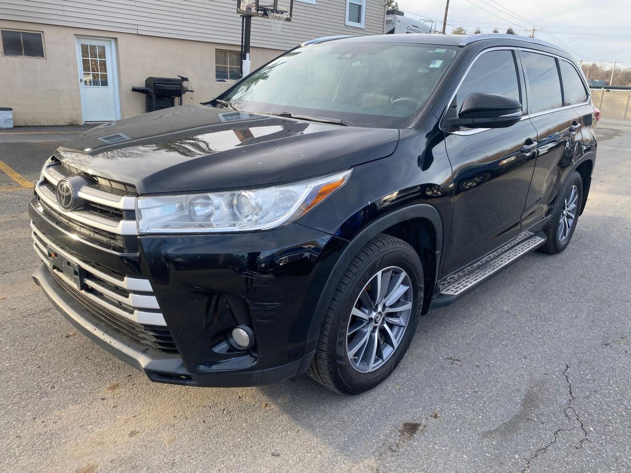 Изображение 2017 TOYOTA HIGHLANDER SE 2017