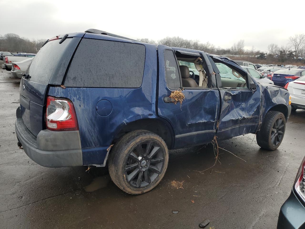 Obraz 3 z 2004 FORD EXPLORER XLS 2004 z VIN 1FMZU72E44ZB04873