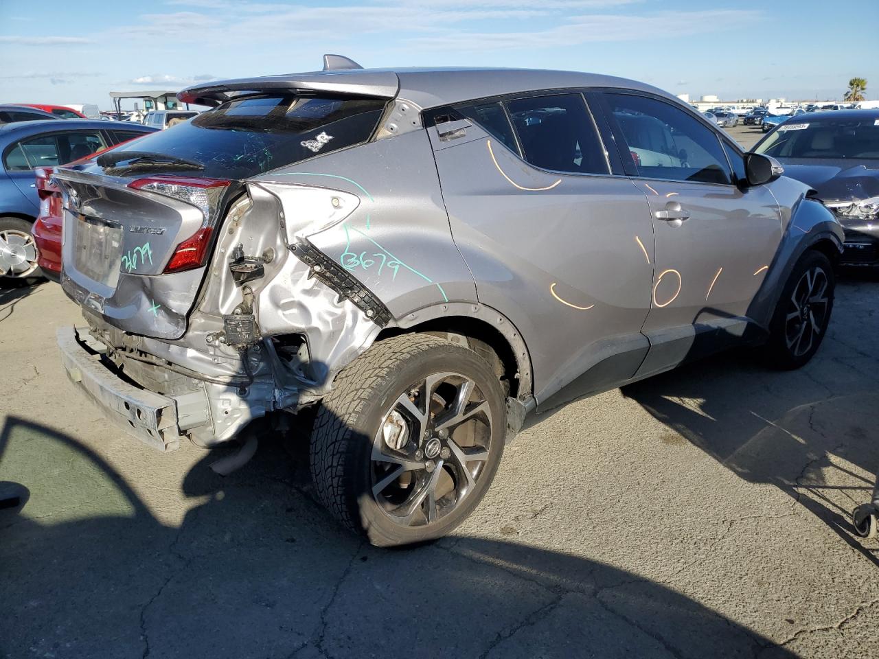 Image 3 of 2019 TOYOTA C-HR XLE 2019 with VIN JTNKHMBX9K1034935