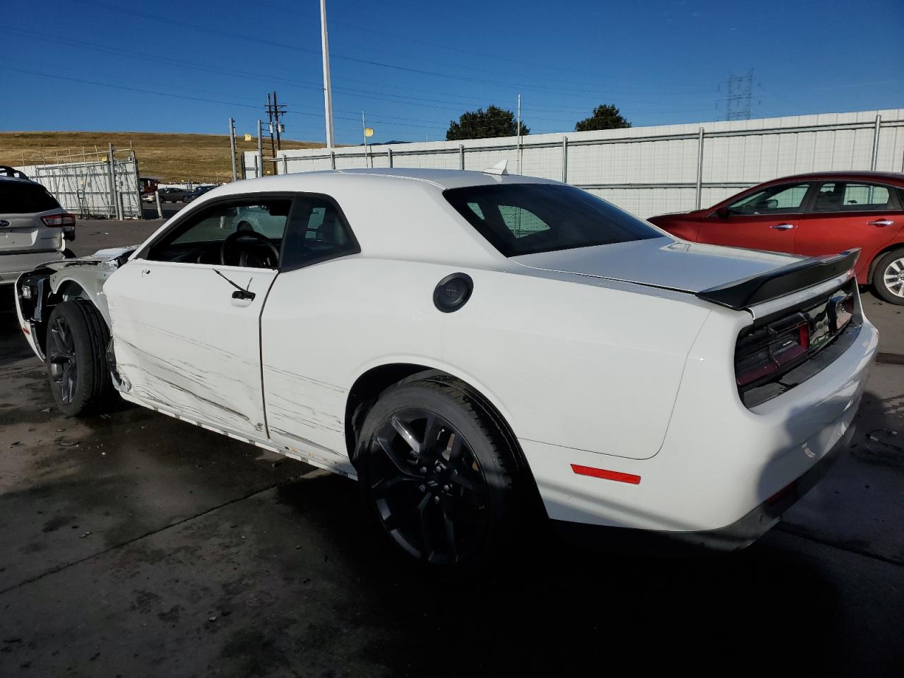 Obraz 2 z 2023 DODGE CHALLENGER SXT 2023 z VIN 2C3CDZAGXPH521822