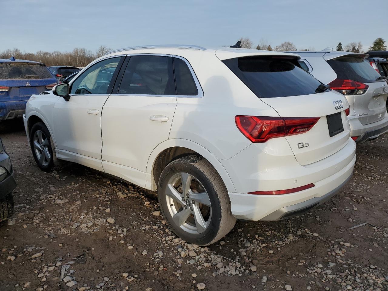 Image 2 of 2020 AUDI Q3 PREMIUM 2020 with VIN WA1AECF39L1001830