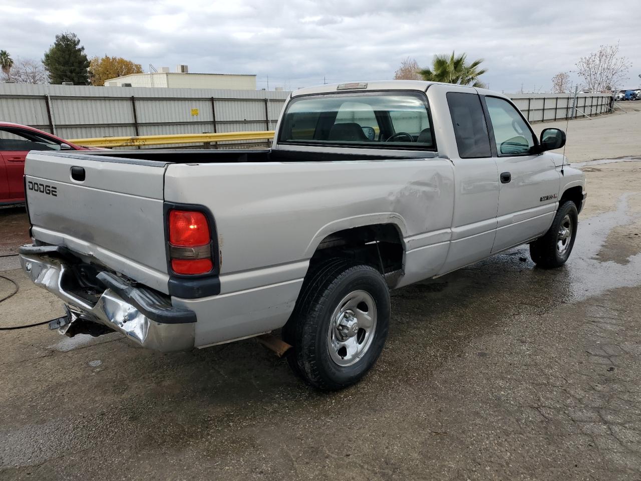 Image 3 of 2001 DODGE RAM 1500  2001 with VIN 3B7HC12Y21G196166
