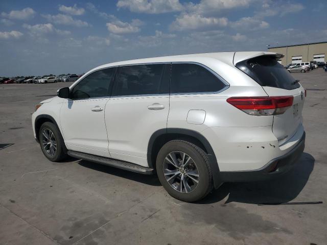Image 2 of 2017 TOYOTA HIGHLANDER LE 2017 with VIN 5TDZARFH5HS028391
