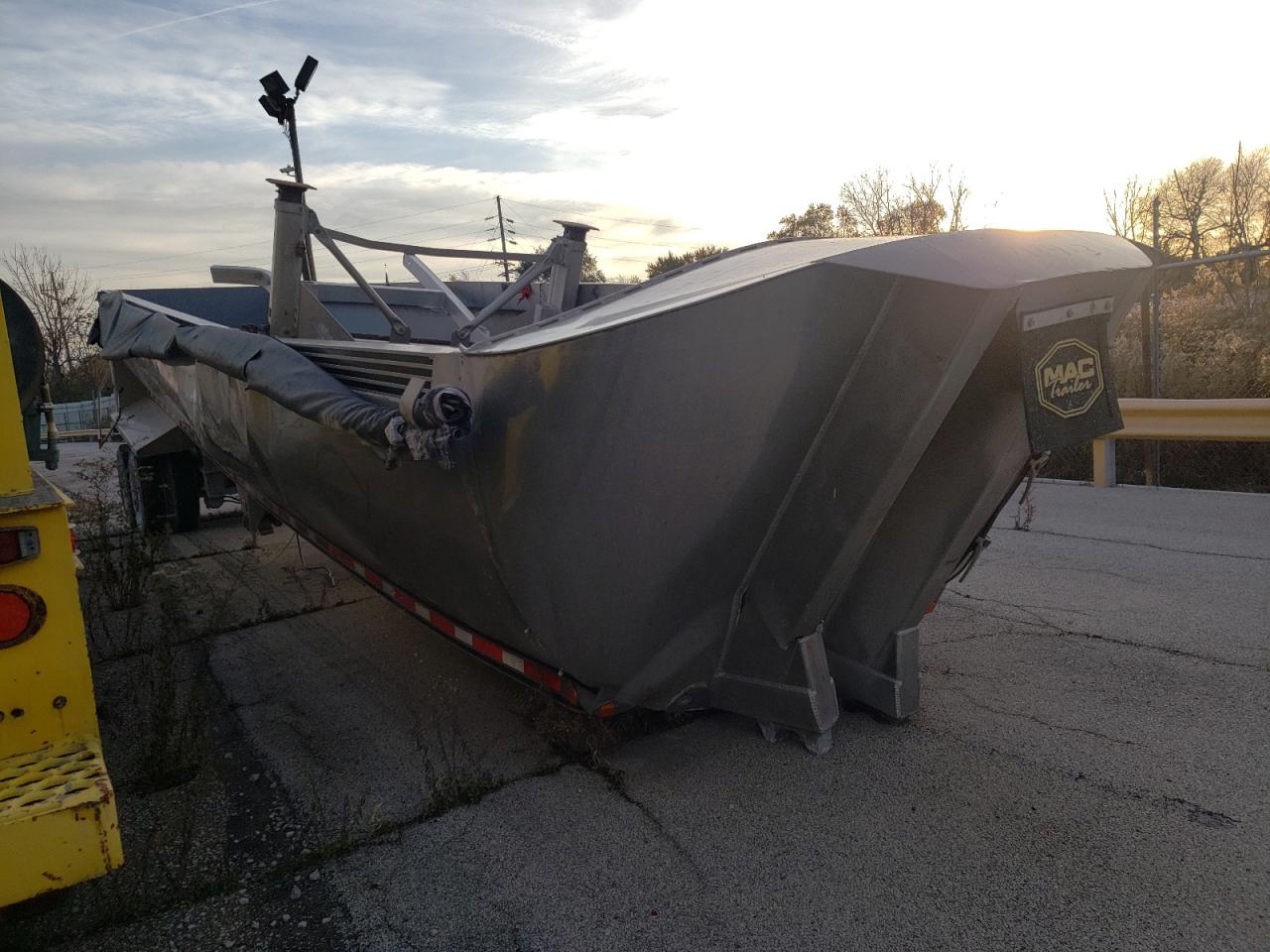 2017 MACK TRAILER 2017 image