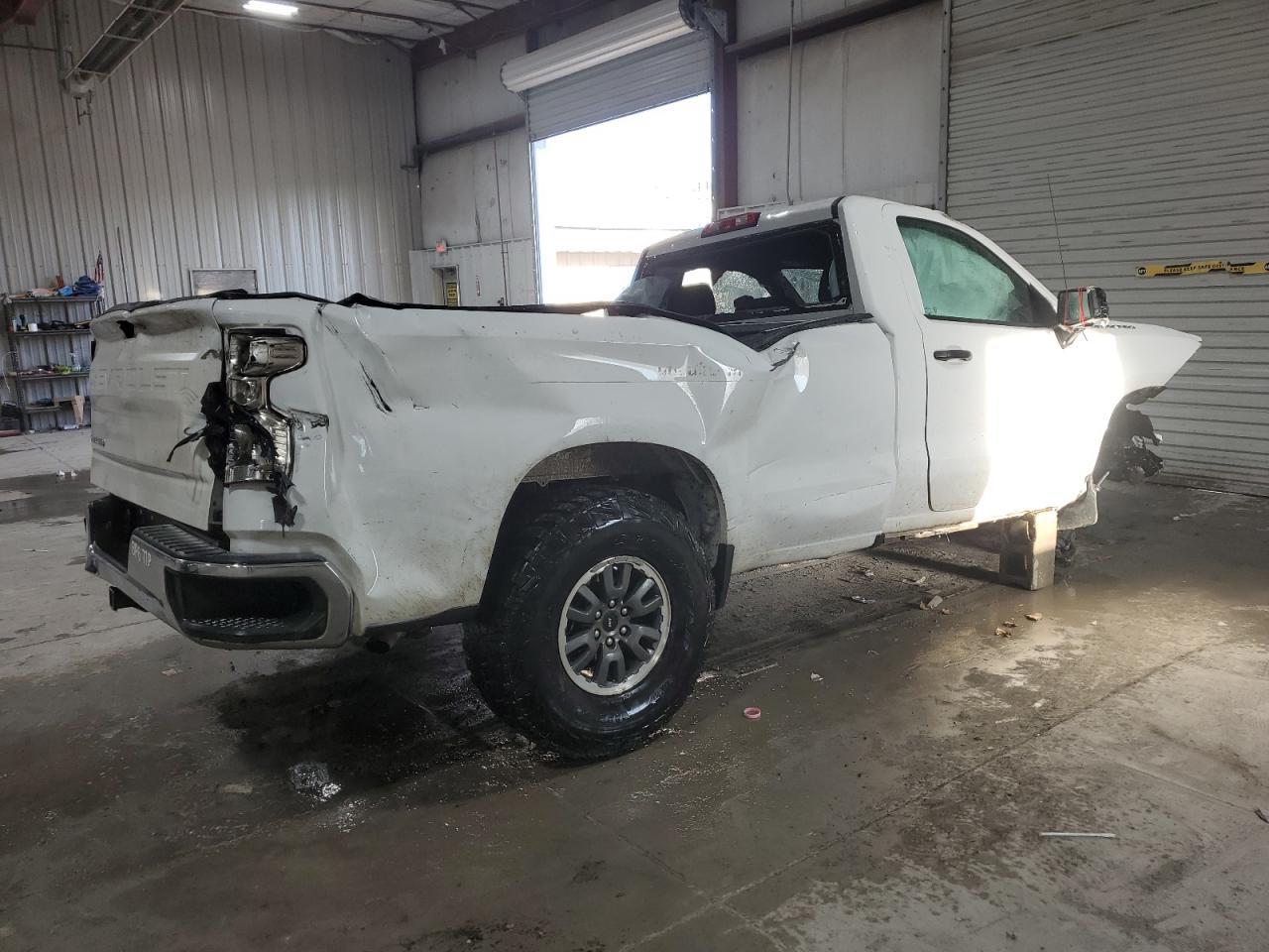 Image 3 of 2022 CHEVROLET SILVERADO C1500 2022 with VIN 3GCNAAEDXNG630941