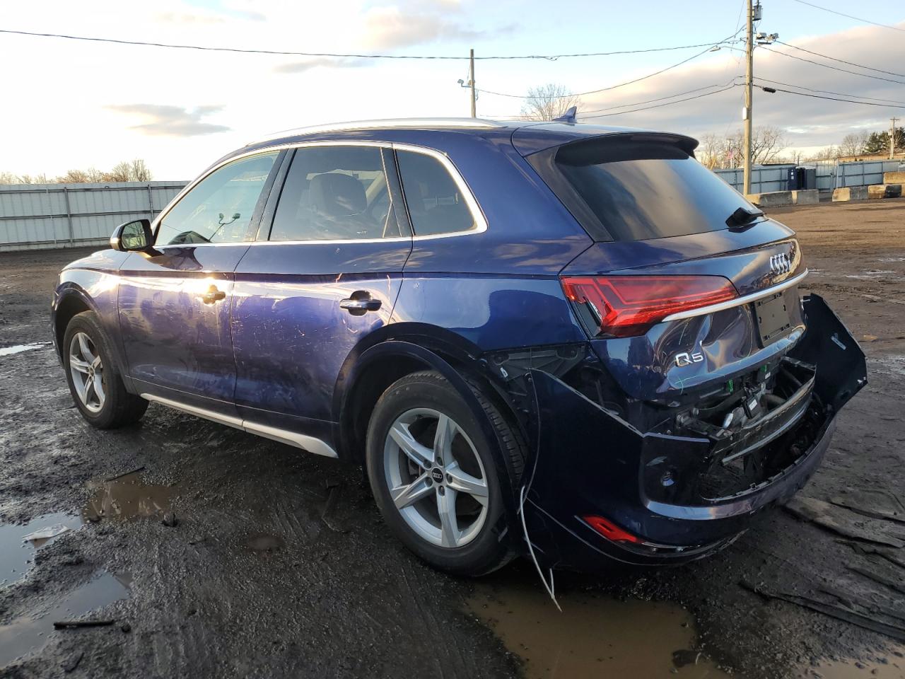 Obraz 2 z 2021 AUDI Q5 PREMIUM 2021 z VIN WA1AAAFY0M2135195