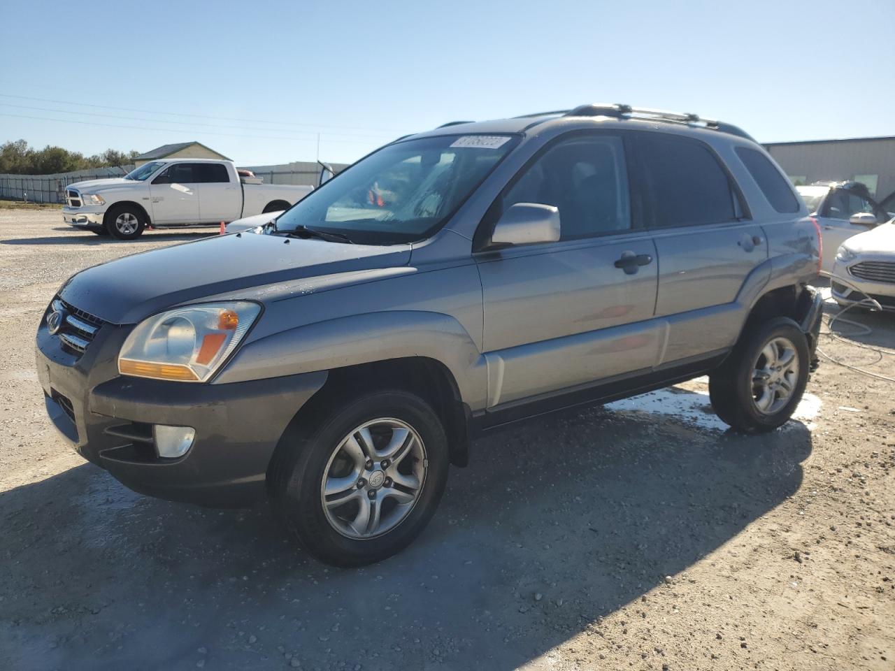 Image 1 of 2005 KIA NEW SPORTAGE  2005 with VIN KNDJF723357135913