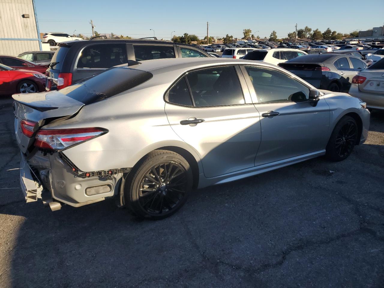 Obraz 3 z 2020 TOYOTA CAMRY SE 2020 z VIN 4T1G11AKXLU356465