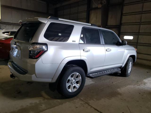 Obraz 3 z 2022 TOYOTA 4RUNNER SR5/SR5 PREMIUM 2022 z VIN JTENU5JR4N6039310