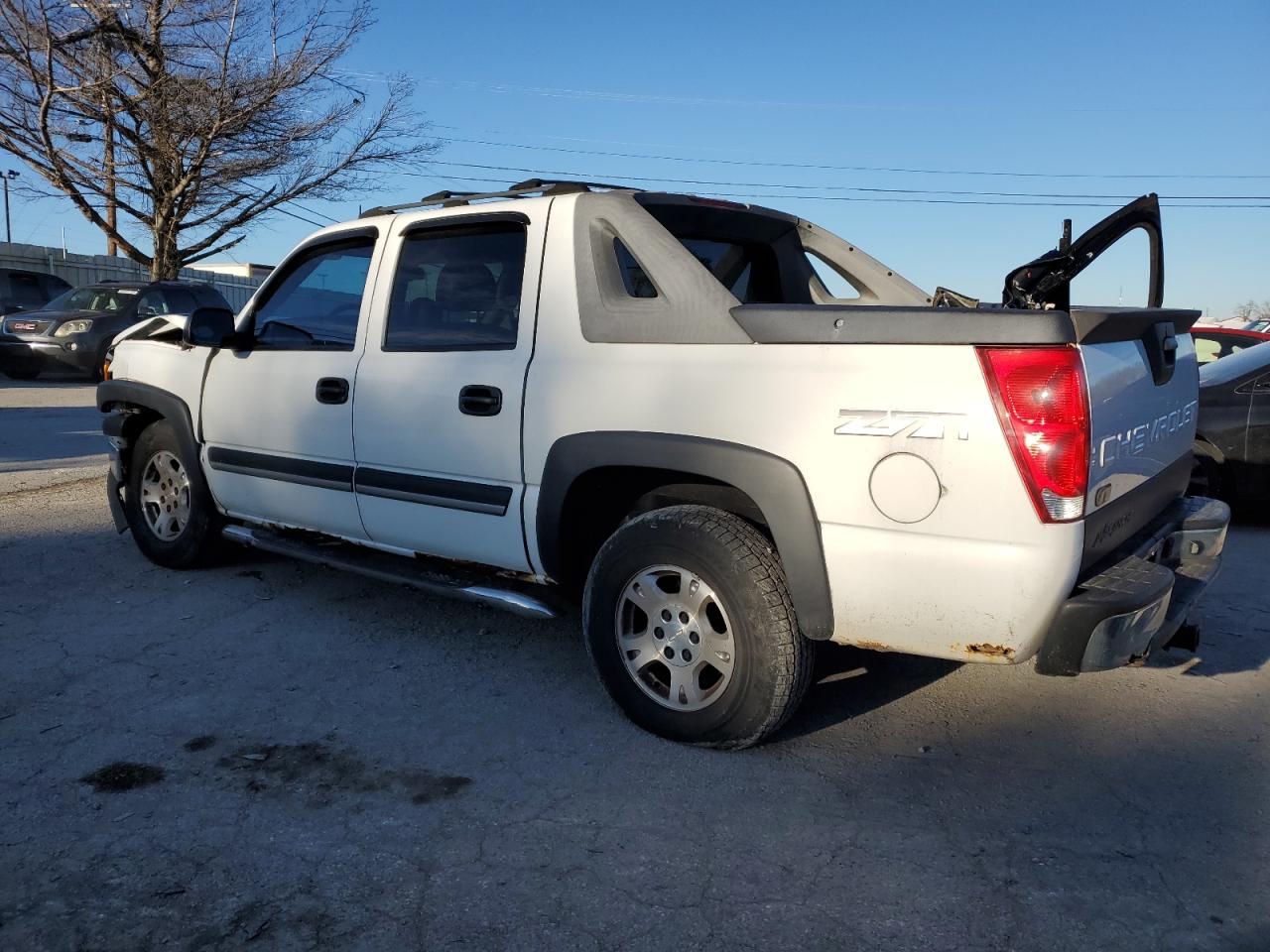 Image 2 of 2004 CHEVROLET AVALANCHE K1500 2004 with VIN 3GNEK12T64G239901
