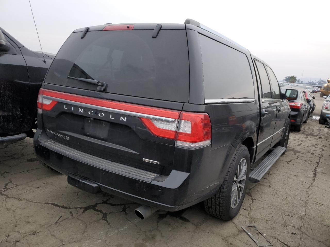 Image 3 of 2016 LINCOLN NAVIGATOR L SELECT 2016 with VIN 5LMJJ3HTXGEL08252