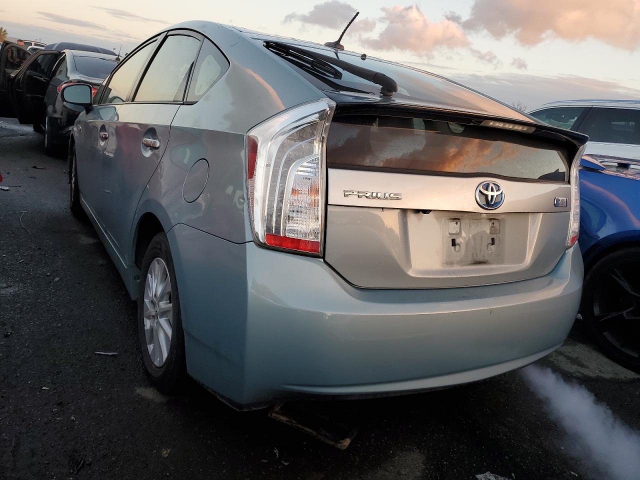 Image 2 of 2012 TOYOTA PRIUS PLUG-IN  2012 with VIN JTDKN3DP3C3022063