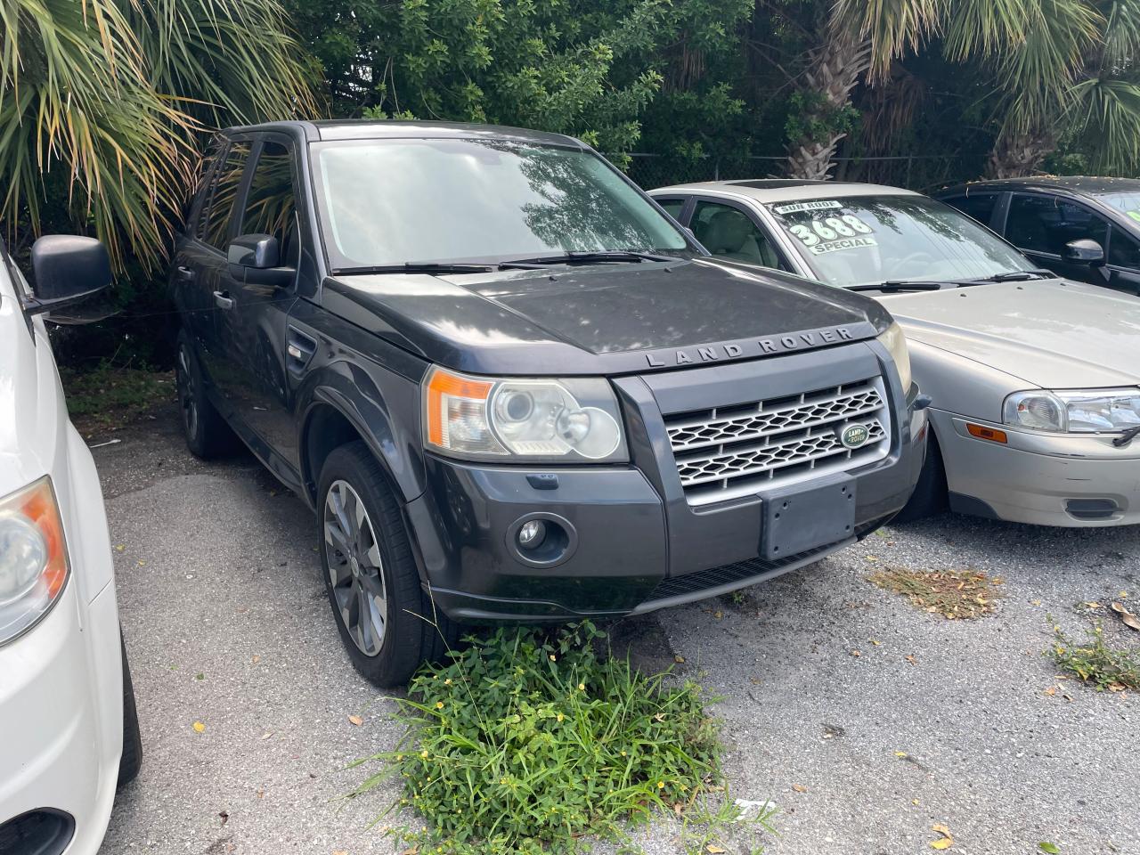 Image 1 of 2010 LAND ROVER LR2  2010 with VIN SALFP2BN8AH201828