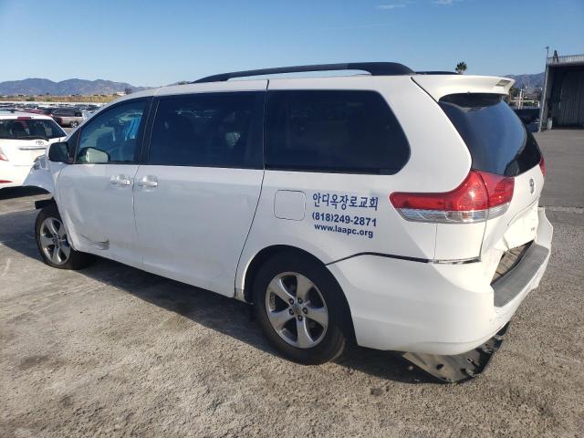 Obraz 2 z 2013 TOYOTA SIENNA LE 2013 z VIN 5TDKK3DC7DS349328