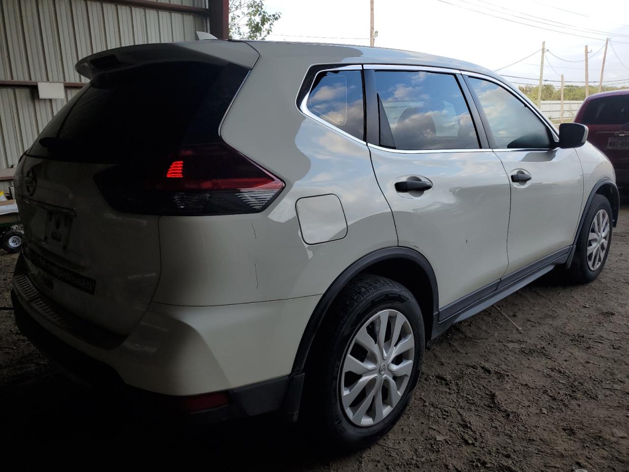 Obraz 3 z 2020 NISSAN ROGUE S 2020 z VIN 5N1AT2MT5LC745000