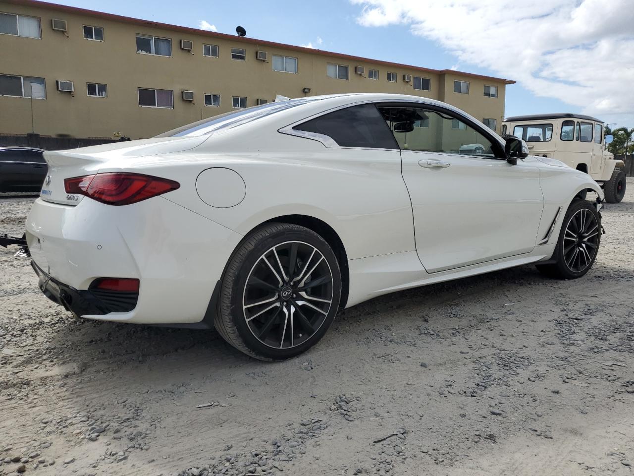 Image 3 of 2018 INFINITI Q60 LUXE 300 2018 with VIN JN1EV7EK9JM341839