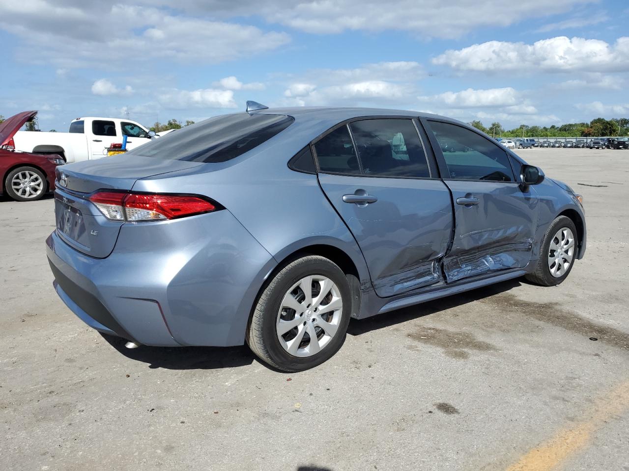 Obraz 3 z 2022 TOYOTA COROLLA LE 2022 z VIN 5YFEPMAE2NP302664