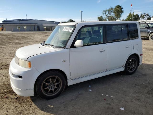 Obraz 1 z 2005 TOYOTA SCION XB 2005 z VIN JTLKT324250184676