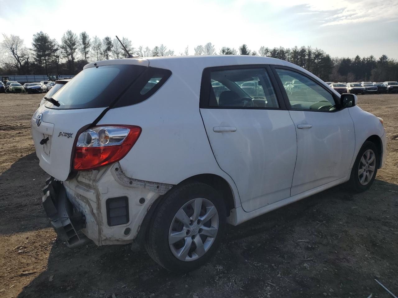 Image 3 of 2011 TOYOTA COROLLA MATRIX  2011 with VIN 2T1KU4EE3BC680977