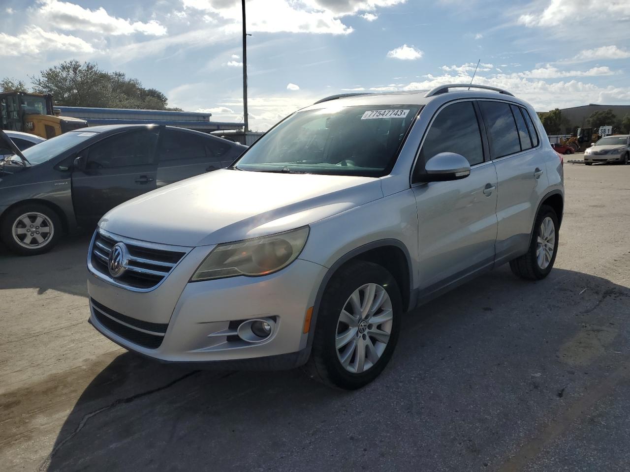 Image 1 of 2010 VOLKSWAGEN TIGUAN S 2010 with VIN WVGAV7AX9AW508424
