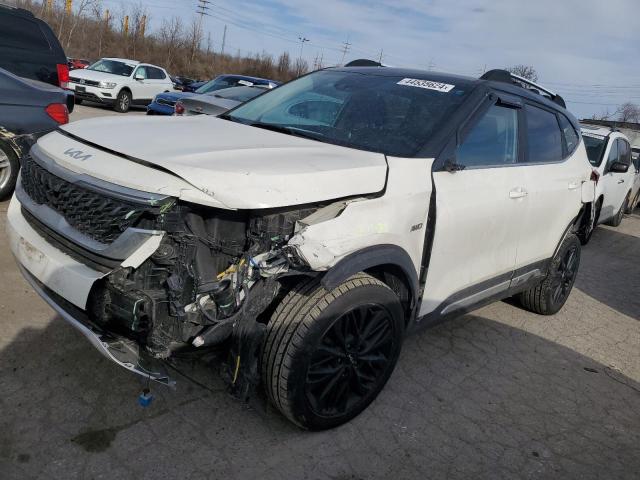 Obraz 1 z 2023 KIA SELTOS NIGHTFALL 2023 z VIN KNDEUCA20P7350175