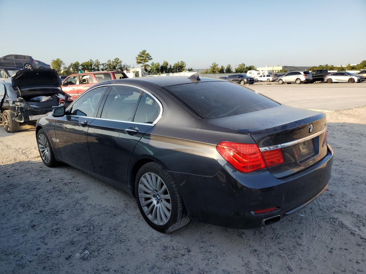 Изображение 2 2012 BMW 750 I 2012 с VIN WBAKA8C57CDS99539