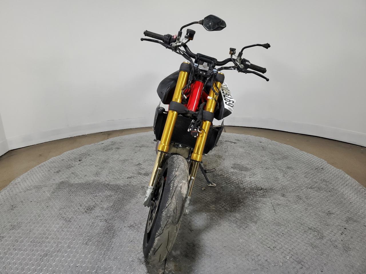 Изображение 2 2023 DUCATI HYPERMOTARD 950 2023 с VIN ZDMBAJDTXPB009159