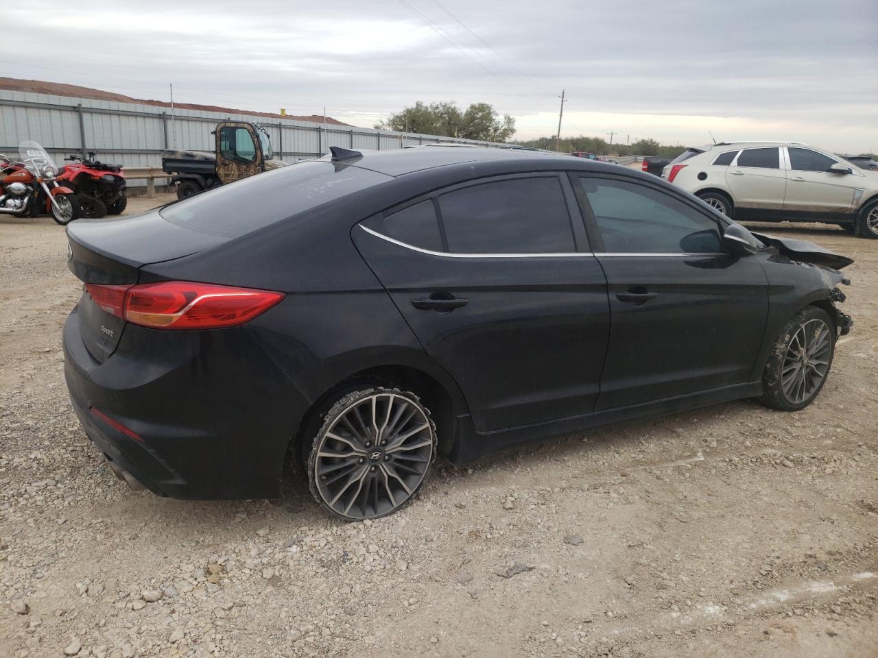 Obraz 3 z 2017 HYUNDAI ELANTRA SPORT 2017 z VIN KMHD04LB1HU332499