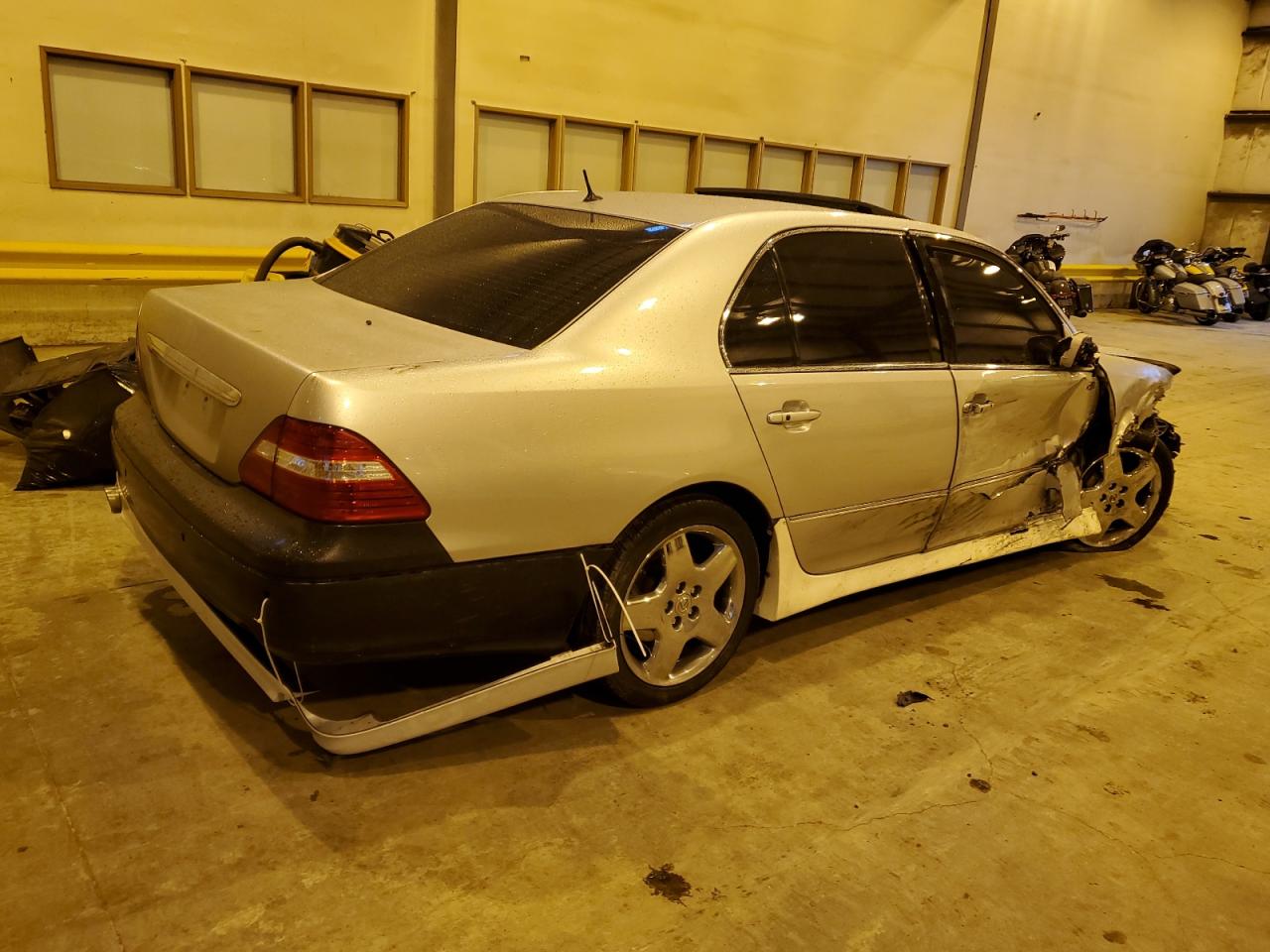 Obraz 3 z 2005 LEXUS LS 430 2005 z VIN JTHBN36F455000728