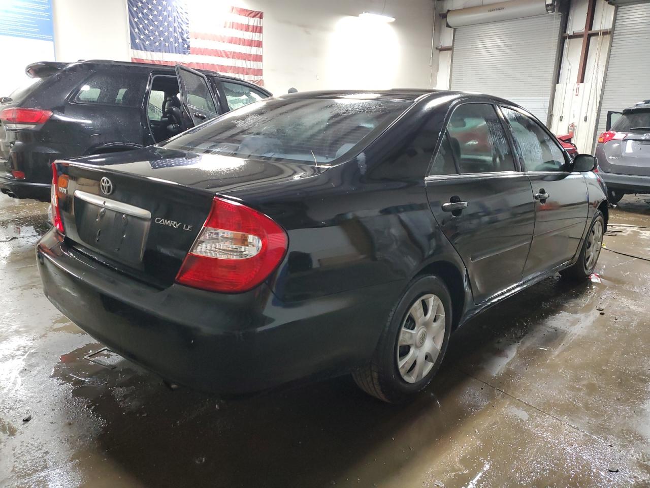 Image 3 of 2004 TOYOTA CAMRY LE 2004 with VIN 4T1BE32K74U330089