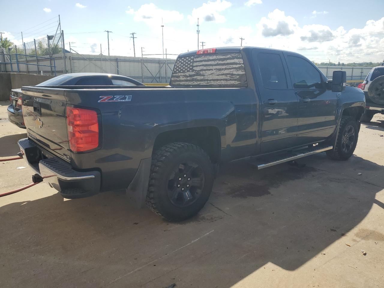 Image 3 of 2015 CHEVROLET SILVERADO K1500 LT 2015 with VIN 1GCVKREC3FZ354672