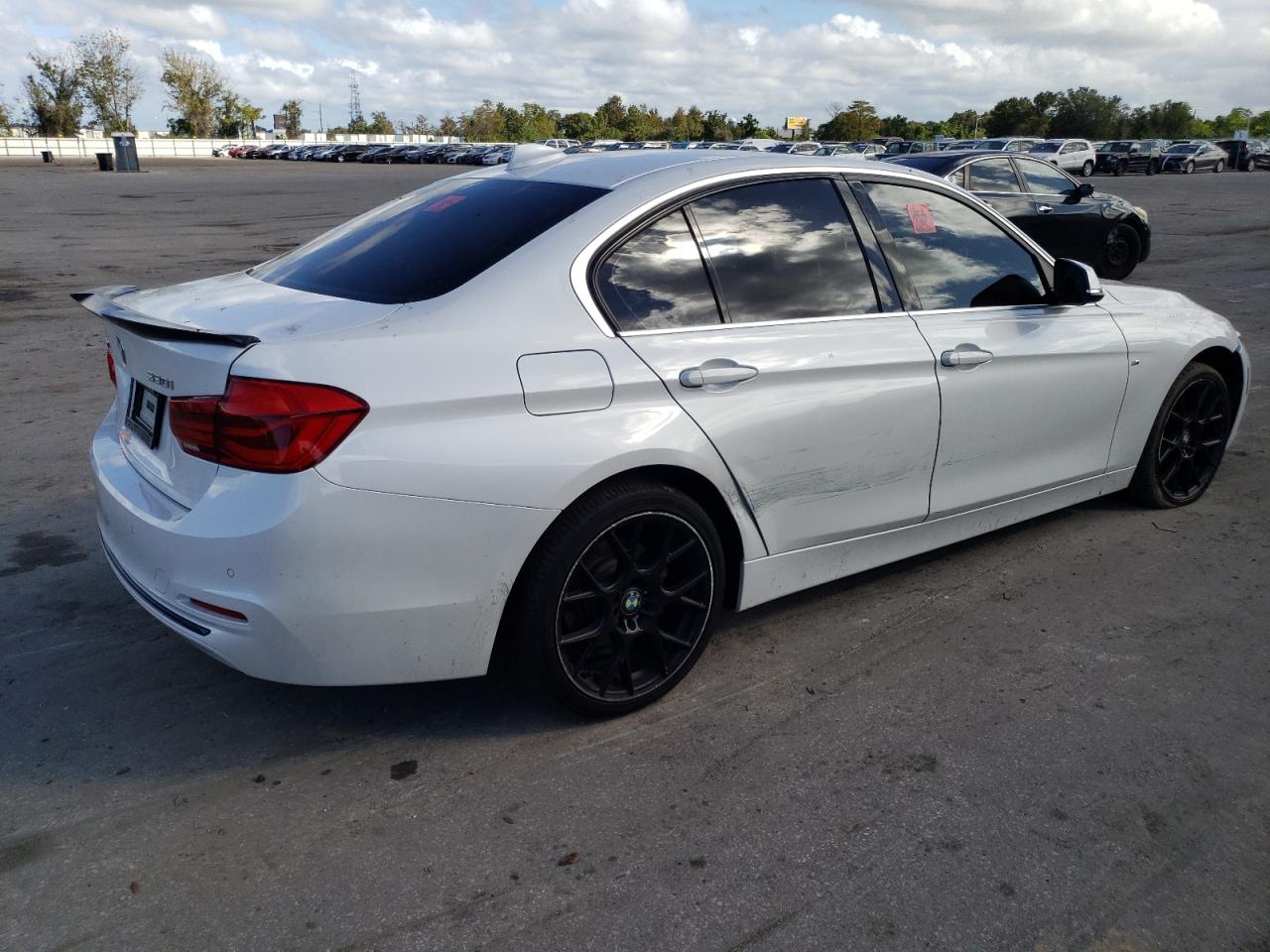 Obraz 3 z 2017 BMW 330 XI 2017 z VIN WBA8D9G36HNU64823