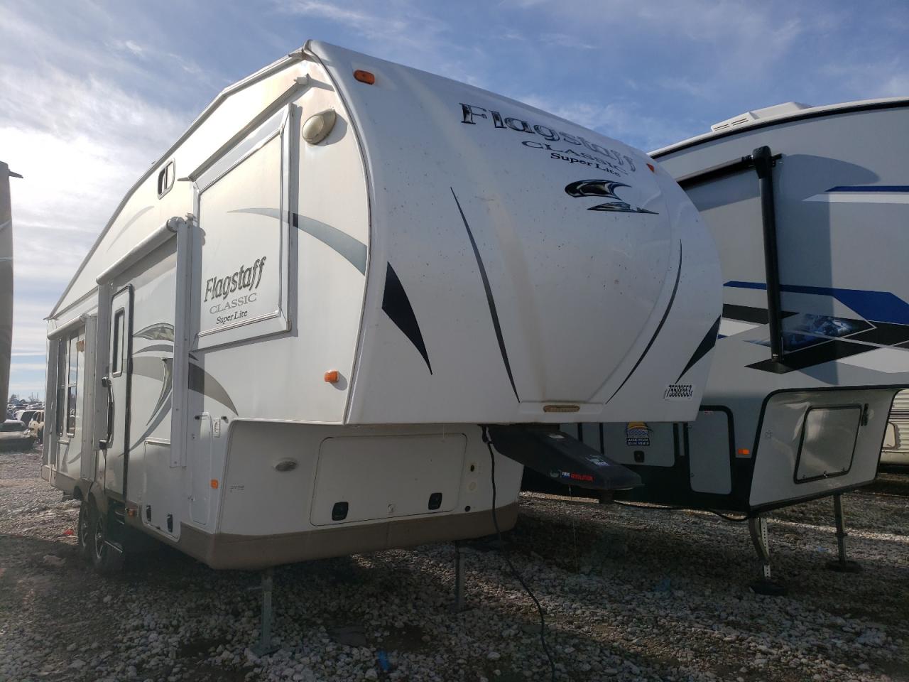 Изображение 1 2015 FLAG FLF8528BHS 2015 с VIN 4X4FFLD27F1867303