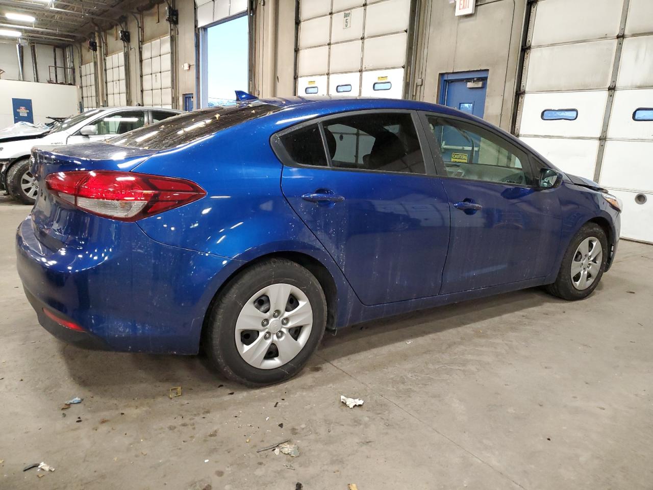 Obraz 3 z 2017 KIA FORTE LX 2017 z VIN 3KPFK4A72HE123146