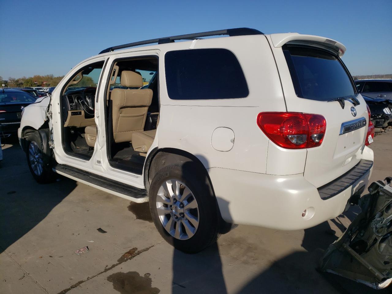 Изображение 2 2015 TOYOTA SEQUOIA PLATINUM 2015 с VIN 5TDDW5G13FS121588