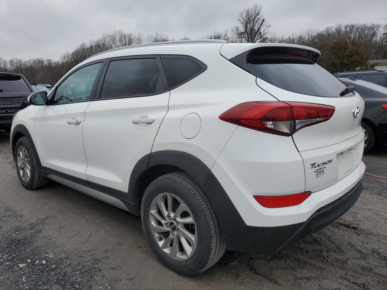Image 2 of 2017 HYUNDAI TUCSON LIMITED 2017 with VIN KM8J3CA45HU351517