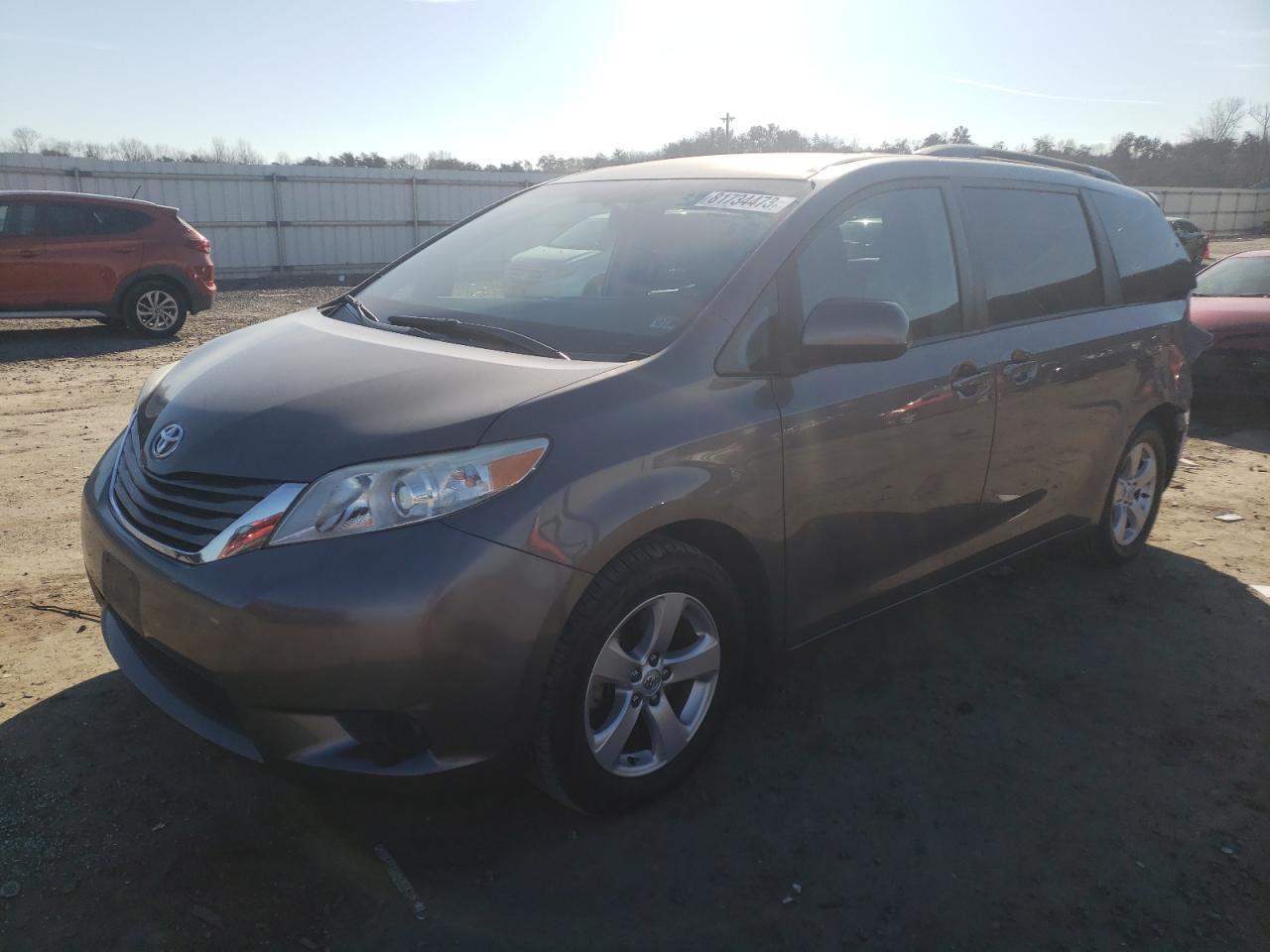 Изображение 1 2017 TOYOTA SIENNA LE 2017 с VIN 5TDKZ3DC2HS769208