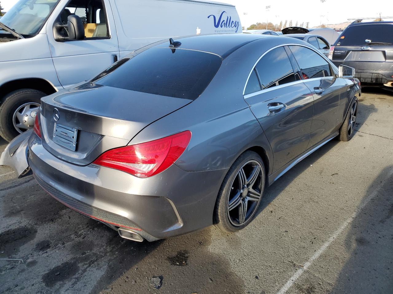 Obraz 3 z 2015 MERCEDES-BENZ CLA 250 2015 z VIN WDDSJ4EB3FN215543
