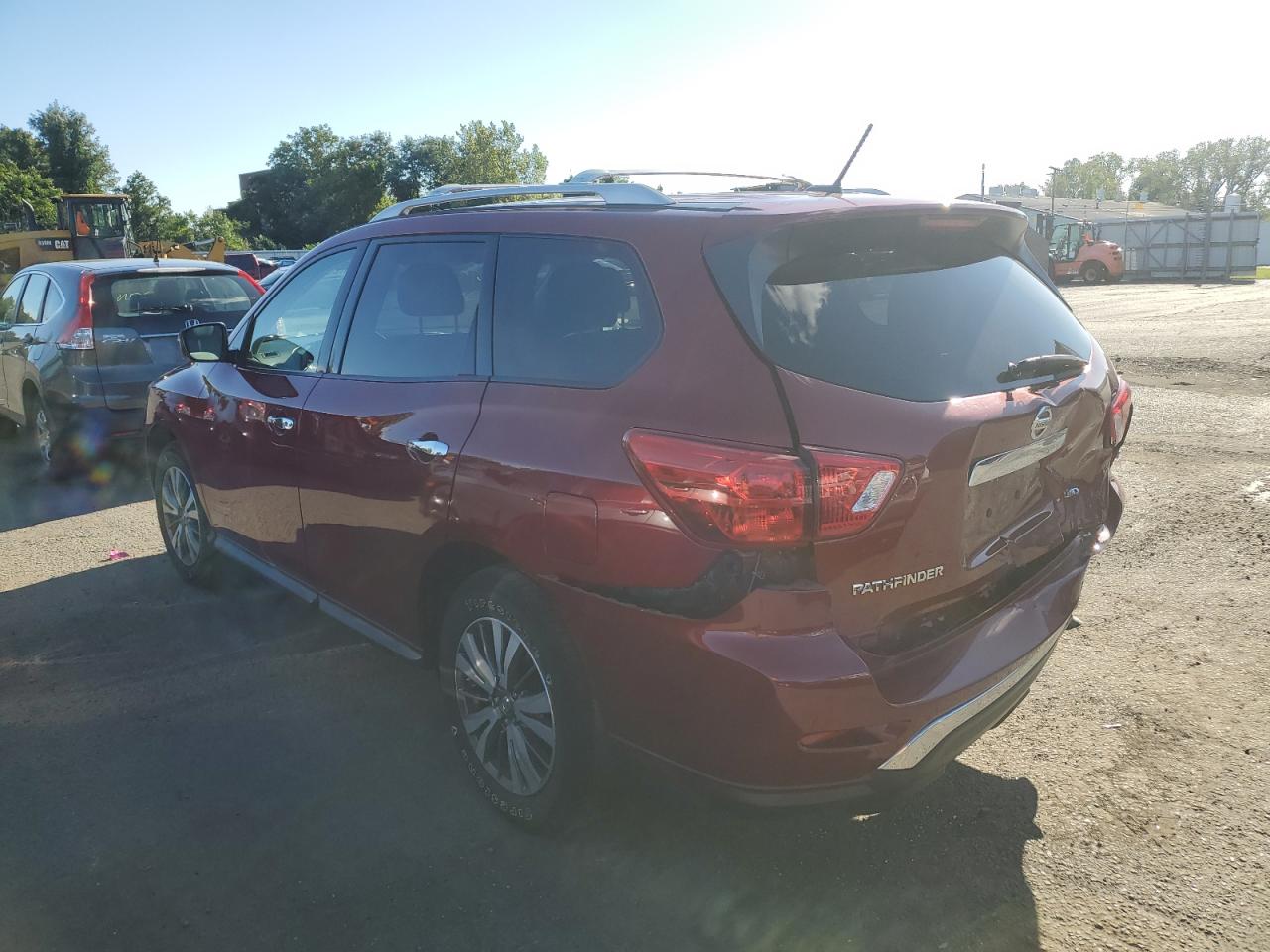 Image 2 of 2018 NISSAN PATHFINDER S 2018 with VIN 5N1DR2MM4JC679198