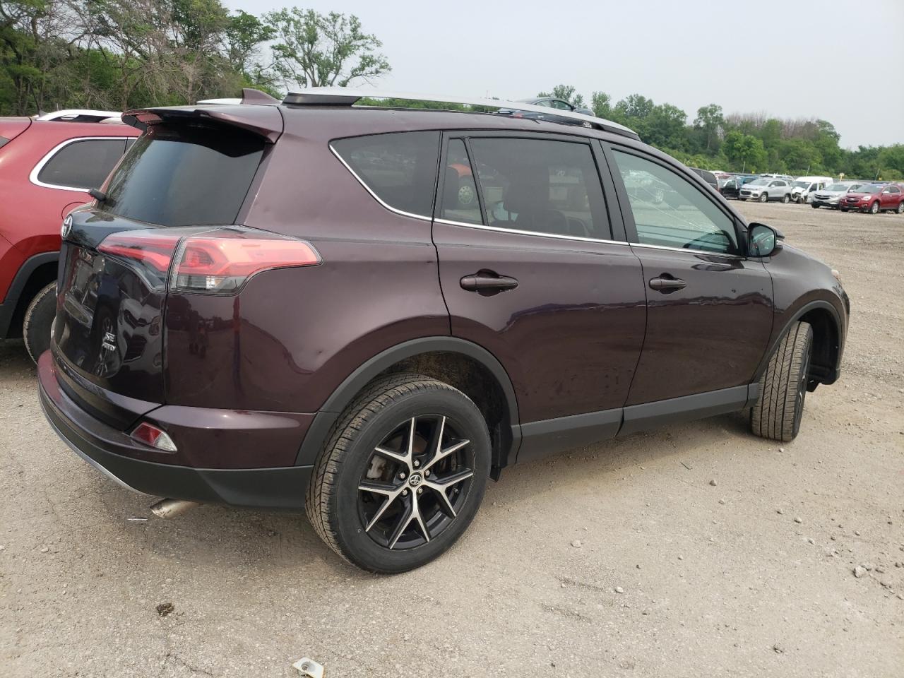 Image 3 of 2018 TOYOTA RAV4 SE 2018 with VIN 2T3JFREV4JW719437