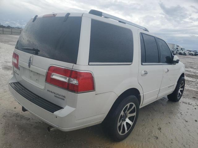 Image 3 of 2014 LINCOLN NAVIGATOR  2014 with VIN 5LMJJ2H55EEL03212