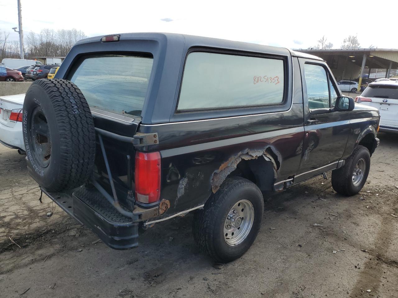 Obraz 3 z 1996 FORD BRONCO U100 1996 z VIN 1FMEU15HXTLA71123