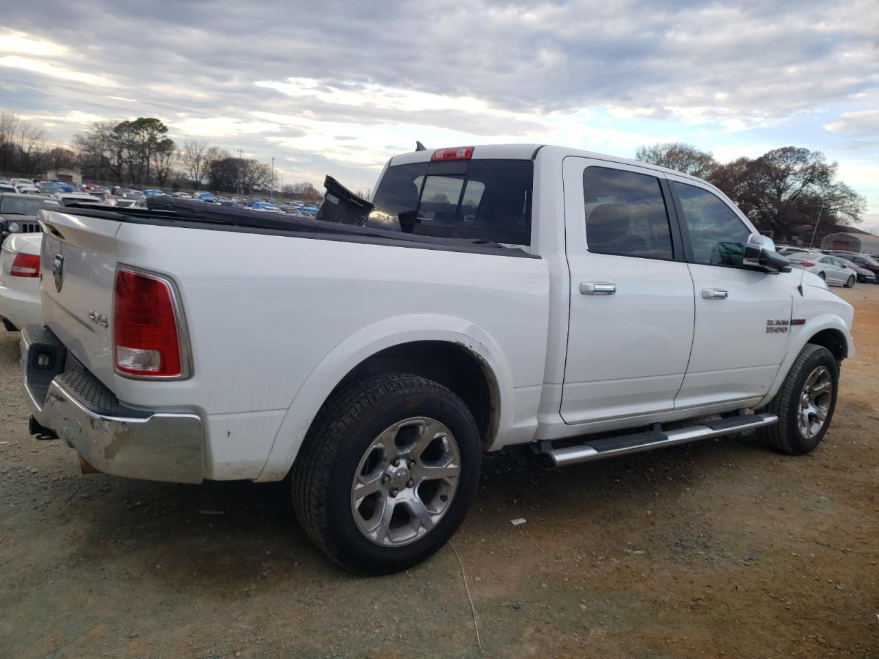 Изображение 3 2017 RAM 1500 LARAMIE 2017 с VIN 1C6RR7NM5HS880721